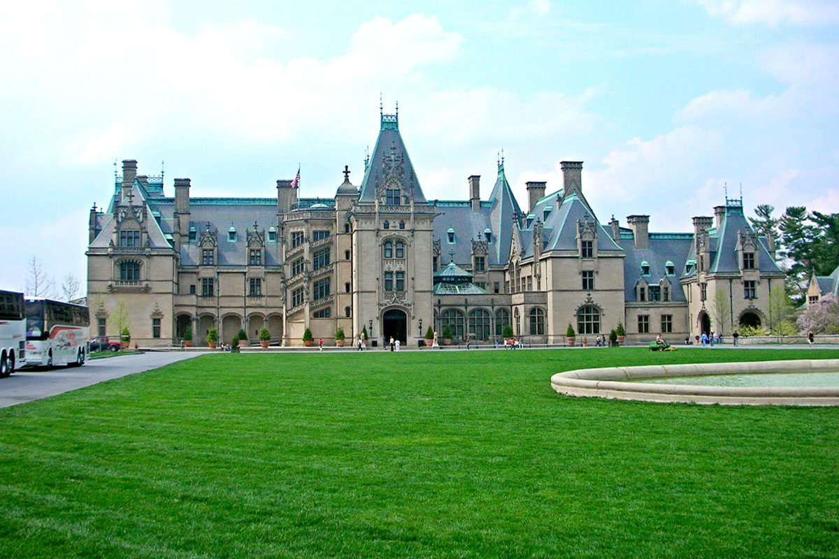 Biltmore Estate and The Chihuly Exhibition (2024) Christian Tours